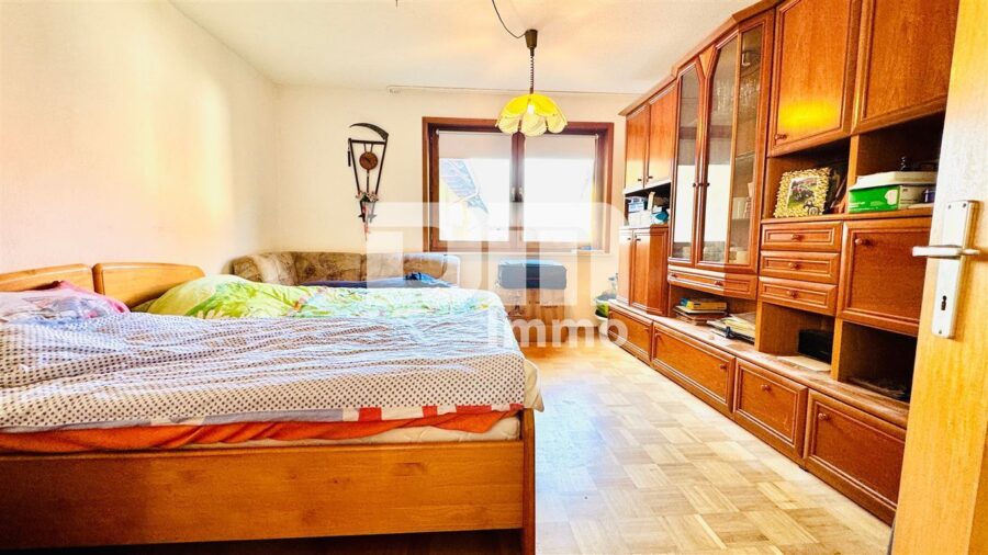 Großer Dreiseithof mit 2 bis 3 Wohneinheiten, 3 Nebengebäuden + großem Grundstück - EG Gebäudeteil 2 / Wohnbereich